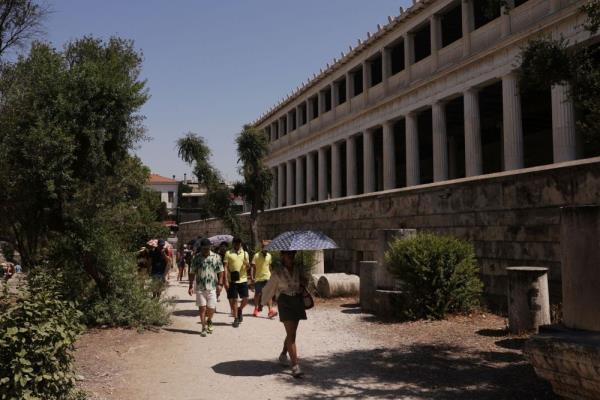 Southern Europeans splash out on air-con as heatwave drags on